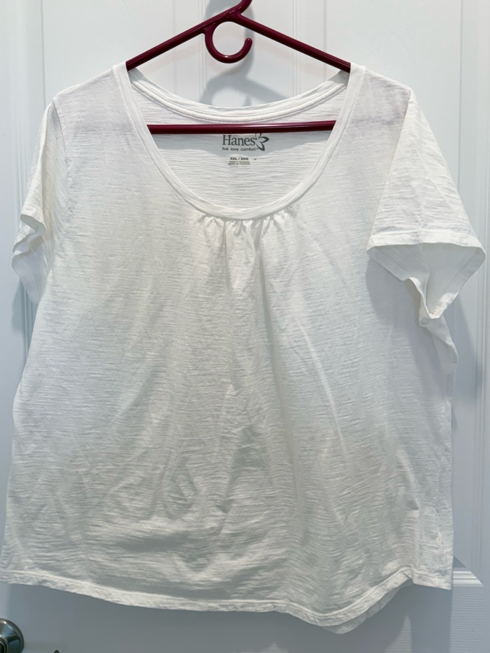 Hanes White Short Sleeve Scoop Neck Women’s Tee